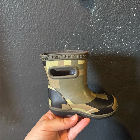 Stylish Bogs Kids' Camouflage Rain Boots NWOT - Picture 5 of 8